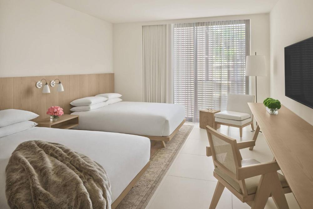 Standard, Guest room, 2 Queen, City view interior